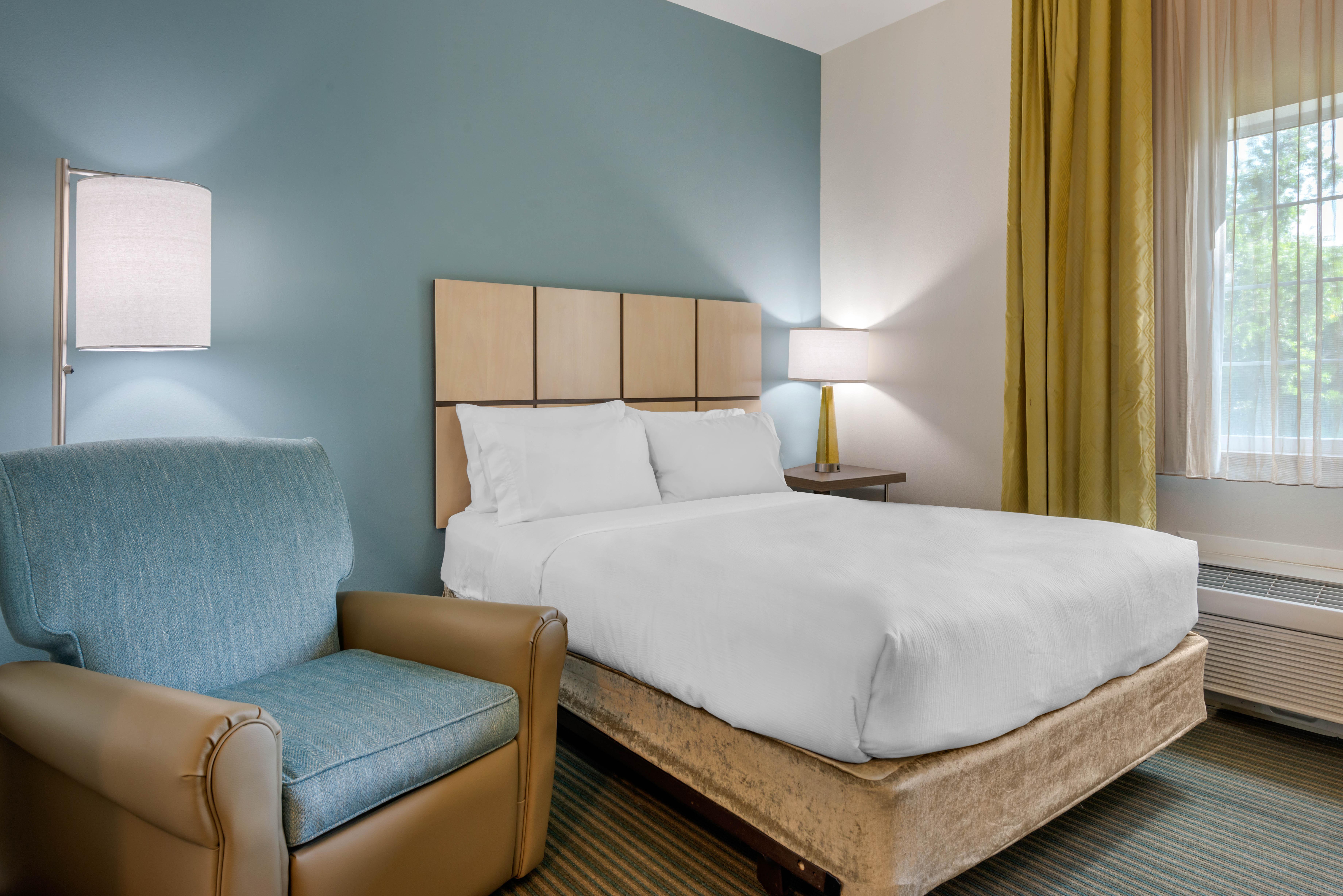 Candlewood Suites Fort Myers/Sanibel Gateway By Ihg Exterior photo