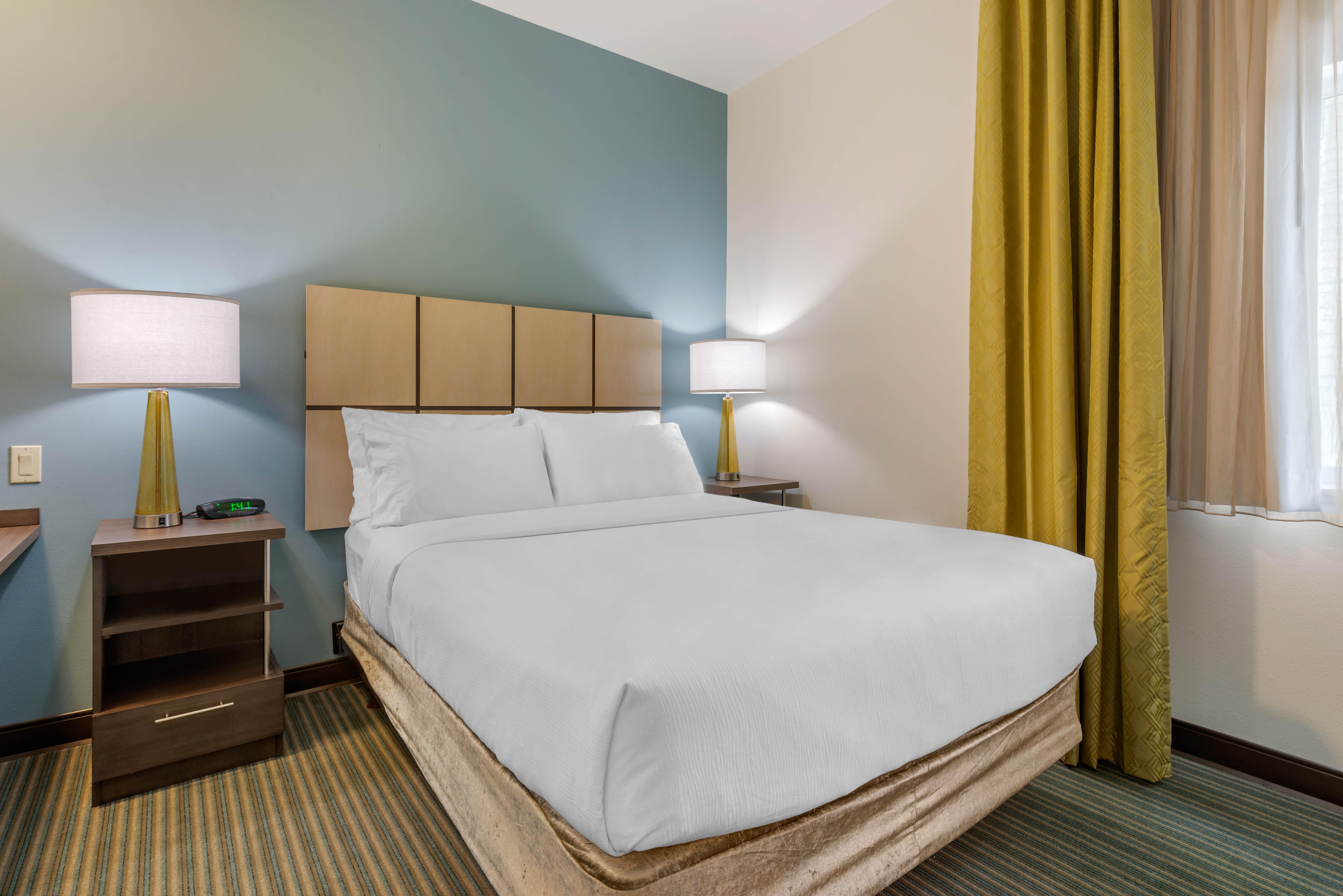 Candlewood Suites Fort Myers/Sanibel Gateway By Ihg Exterior photo