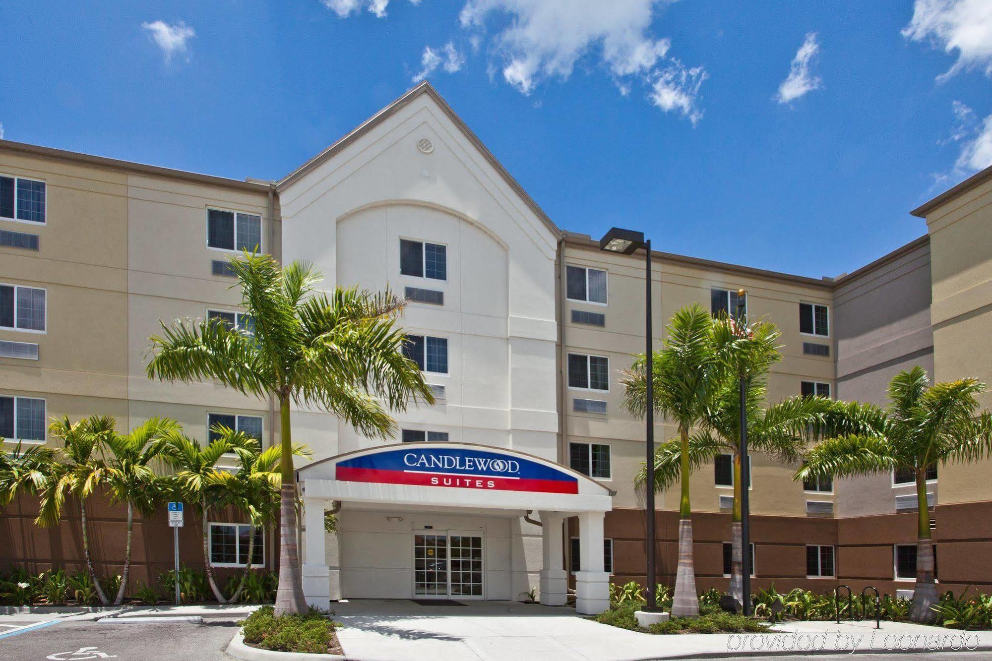 Candlewood Suites Fort Myers/Sanibel Gateway By Ihg Exterior photo