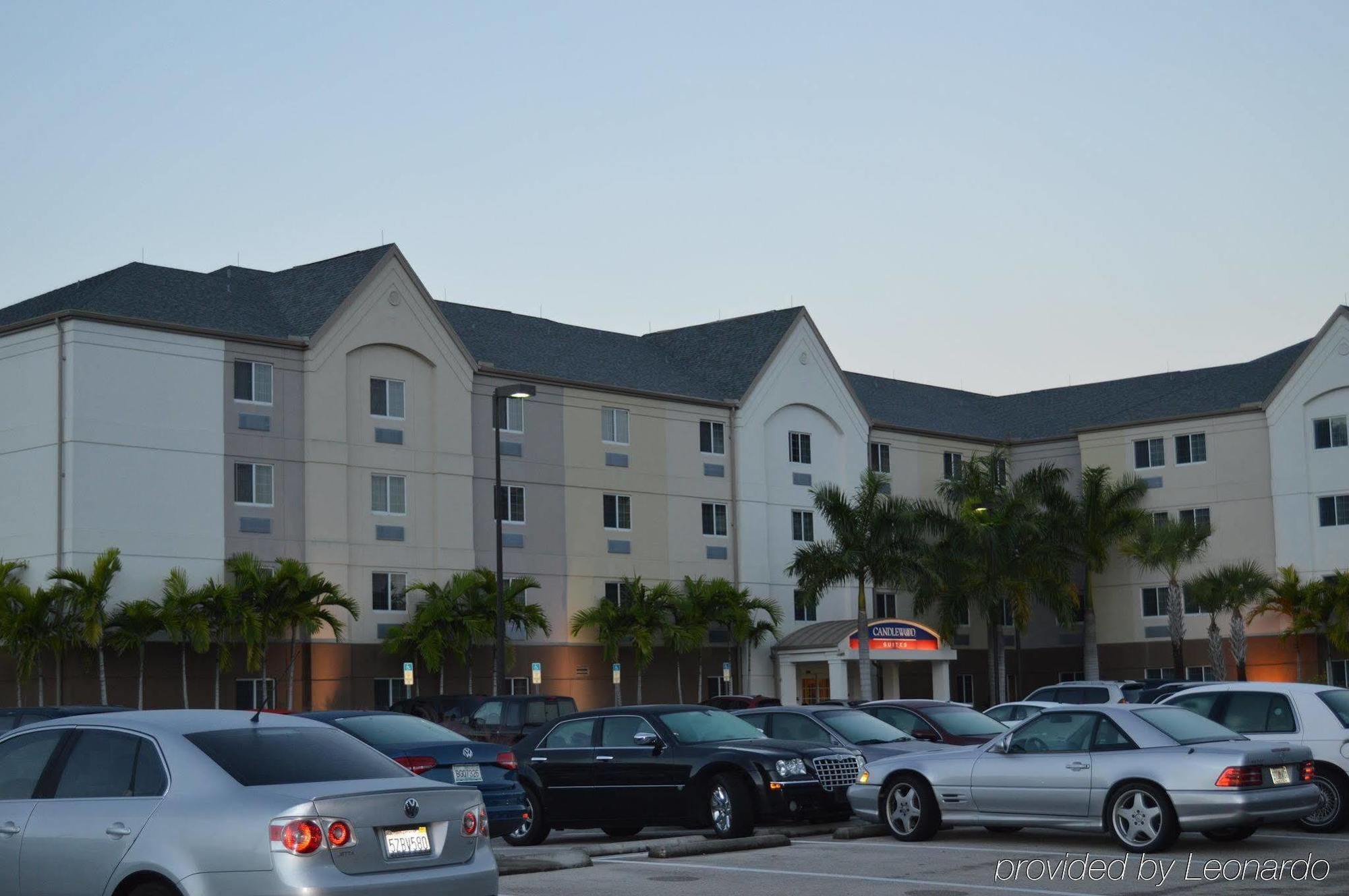 Candlewood Suites Fort Myers/Sanibel Gateway By Ihg Exterior photo