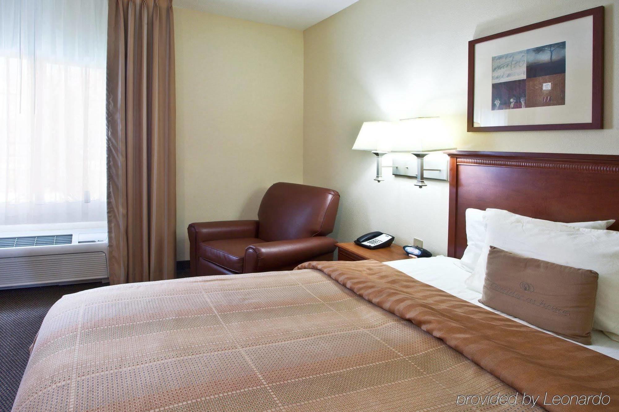 Candlewood Suites Fort Myers/Sanibel Gateway By Ihg Room photo