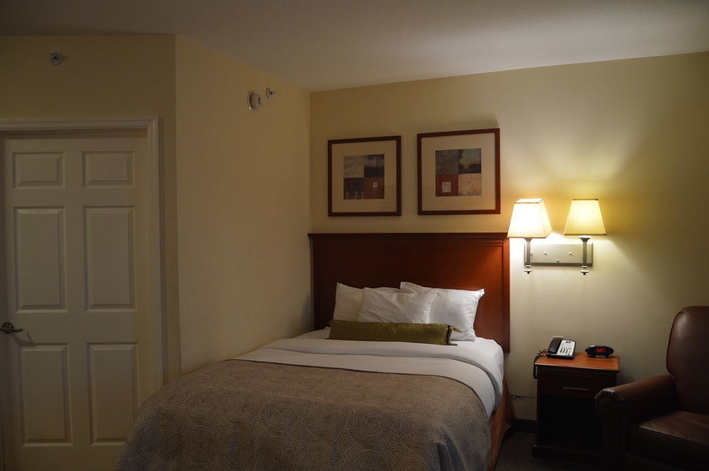 Candlewood Suites Fort Myers/Sanibel Gateway By Ihg Exterior photo