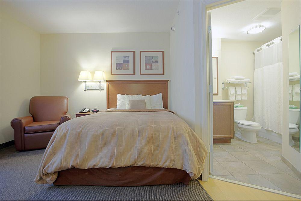 Candlewood Suites Fort Myers/Sanibel Gateway By Ihg Exterior photo